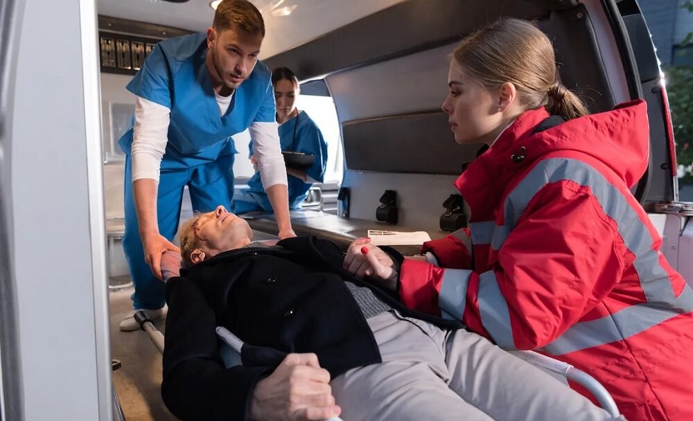 Может ли фельдшер работать врачом