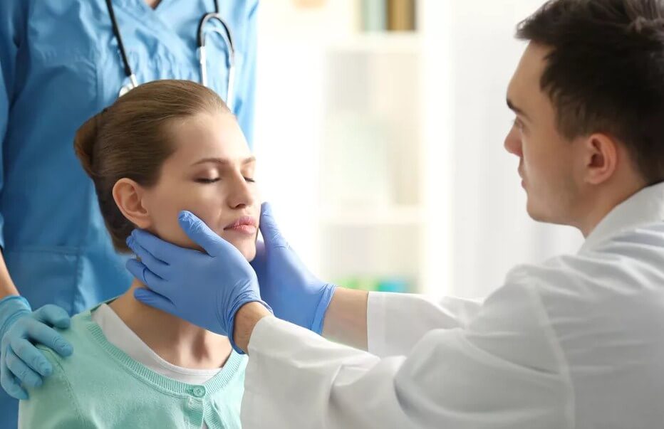 Плюсы и минусы профессии пластического хирурга