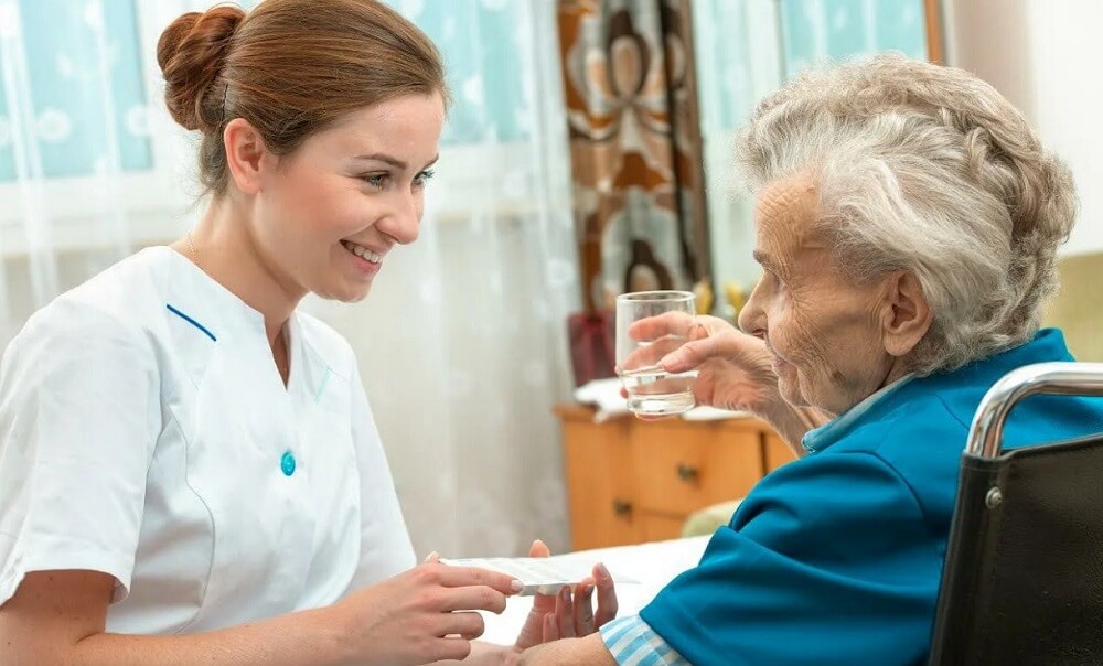 помощь людям